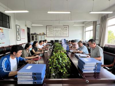 沒有暑假 追趕超越 文學(xué)院本科教育教學(xué)審核評(píng)估工作紀(jì)實(shí)